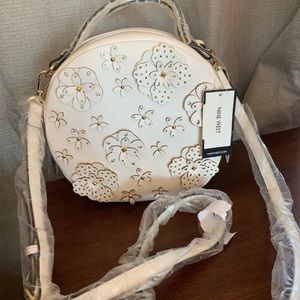 Nine West 3D Floral White Xbody Purse New With Tag